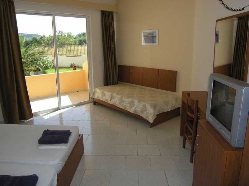 Lyristis Dinos Studios & Apartments Faliraki Extérieur photo