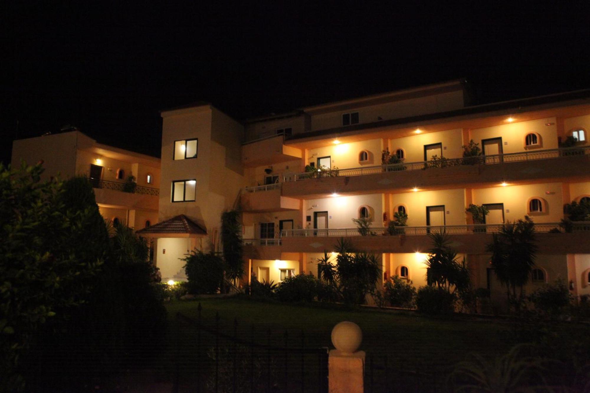 Lyristis Dinos Studios & Apartments Faliraki Extérieur photo