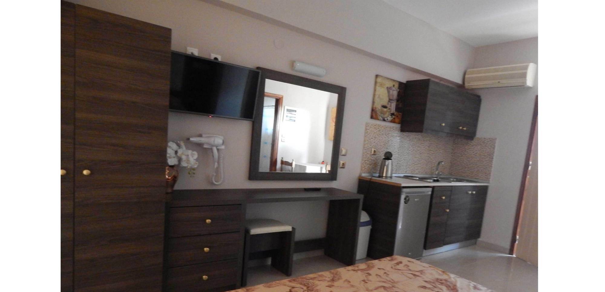 Lyristis Dinos Studios & Apartments Faliraki Extérieur photo