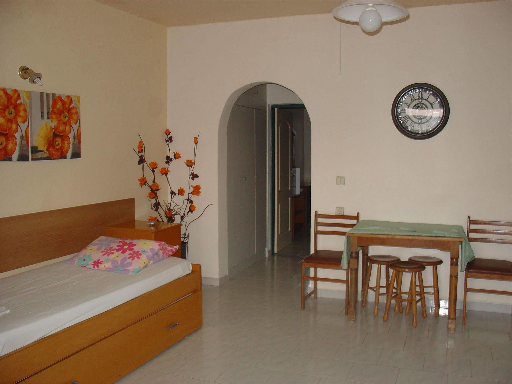 Lyristis Dinos Studios & Apartments Faliraki Extérieur photo