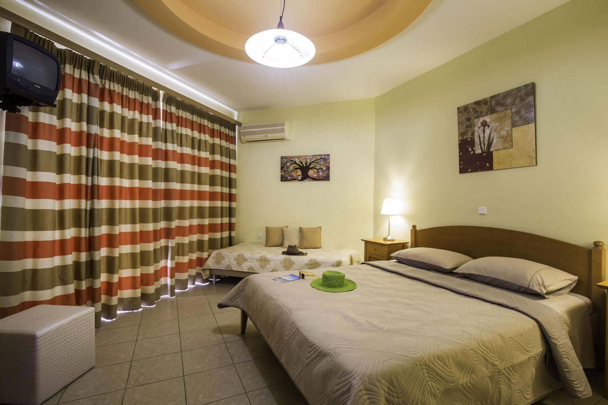 Lyristis Dinos Studios & Apartments Faliraki Extérieur photo